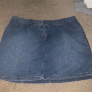 ST JOHNS BAY SKIRT! 💋